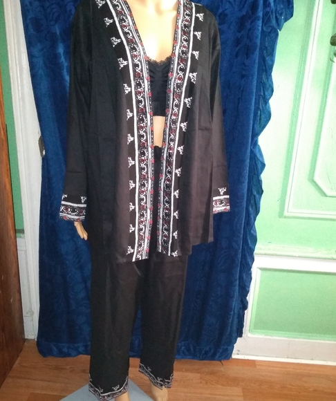 Women's Border Print Pants Set - Picture 1 of 10